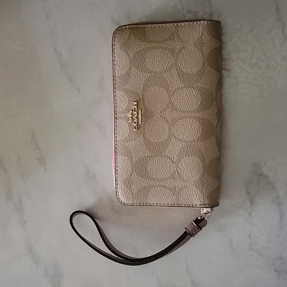COACH SIGNATURE WRISTLET